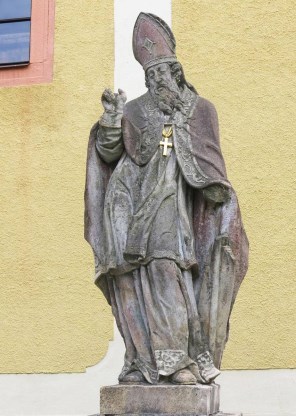 프라하의 성 아달베르트_photo by Barocco_in front of the Church of St Lawrence in Horni Blatna_Czech.jpg